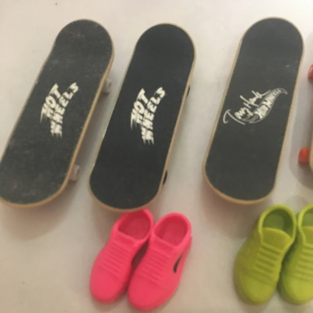 Hot Wheels Tony Hawk Finger Board  and Shoes Lot